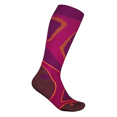 Abbildung von BAUERFEIND Laufsocken Run Performance Compression Socks, 1 Paar Sportsocken für Laufen &amp; Fitness, Kniestrümpfe Damen mit Targeted Zone