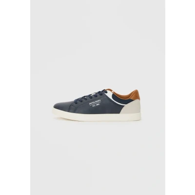 Abbildung von JACK&amp;JONES Herren JFWJORDAN SN Sneaker, Navy Blazer/Detail:Bright White/Cognac, 40 EU
