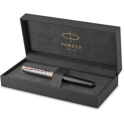Abbildung von Parker Sonnet Füller , Premium Metal &amp; Grey Satinierung mit Rotgoldbeschichtung Füllfederhalter Feine 18 Karat Goldfeder schwarzer Tintenpatrone Geschenkbox