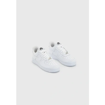 Abbildung von Nike Sportswear AIR Force 1 07 Flyease Sneaker low, Damen, Größe: 35.5, White Leder