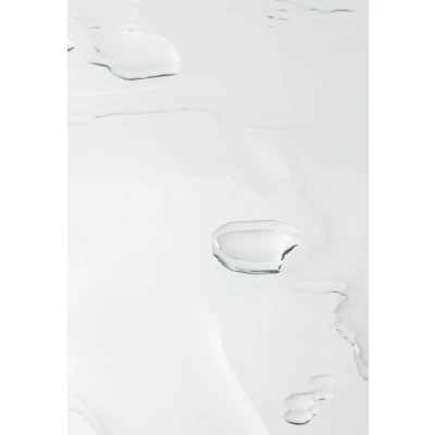 Abbildung von Mádara Organic Skincare Clarifying Toner 200 ml