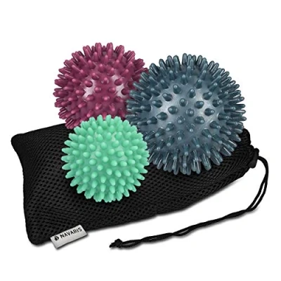 Abbildung von Navaris 3X Igelball mit Noppen 3er Set Igel Ball Massageball Massage für Hand Fuß Rücken Balance Fitness Noppenball medium und hart