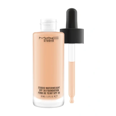 Abbildung von MAC Studio Waterweight SPF 30 Foundation NW22 ml
