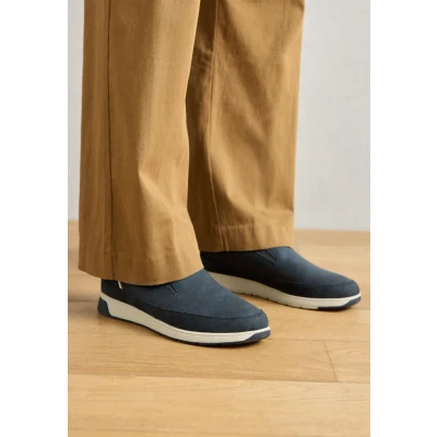 Abbildung von bugatti Herren Slipper, Männer Slip On,Schlupfschuhe,schluepfschuhe,Slip ons,freitzeitschuhe,offener einschlupf,Slides,Dark Blue (4100),41 EU / 7.5 UK