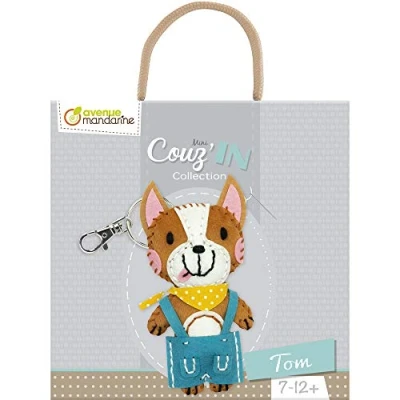 Abbildung von Avenue Mandarine KC087C Set Mini Couz&#039;in, mit Löchern Versehene Wollfilzelemente, Selbstklebende Füllwatte, Nadel aus Kunststoff, Nähgarn, 1 Set, Tom