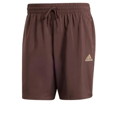 Abbildung von adidas Sportswear Aeroready Essentials Chelsea Small LOGO kurze Sporthose, Herren, Größe: Small, Shadow brown