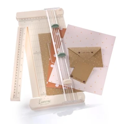 Abbildung von Loveria Papierschneider mit Falzfunktion und Ersatzklinge Schneiden &amp; Falzen, bis A3 Format Anti Rutsch Füße, CM Inch Skalierung, Skalaverlängerung, Schneidemaschine Papier A4