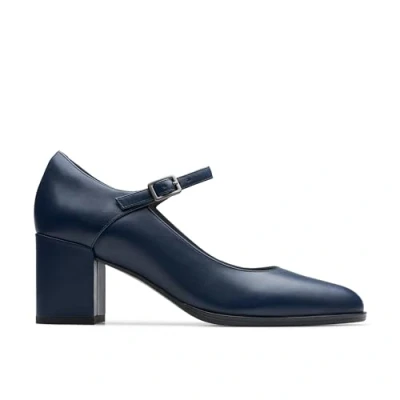 Abbildung von Clarks Damen Freva55 Strap Pumps, Navy Leather, 38 EU