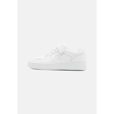 Abbildung von Champion Rebound 2.0 LOW Unisex Basketballschuh für Kinder, Größe: 33.5, Triple white Schuhe