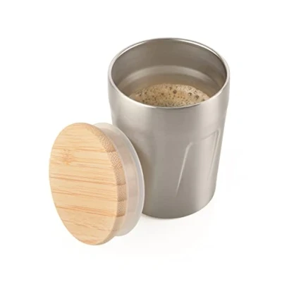 Abbildung von Troika Thermobecher mit Deckel für Heißgetränke aus Edelstahl und Bambus in der Farbe Silber Braun 160ml, CUP75/ST