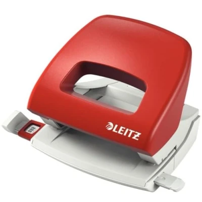Abbildung von Leitz Kleiner Büro Locher aus Metall, 16 Blatt, Anschlagschiene mit Formatangaben, Ergonomisches Design, rot, 50386025