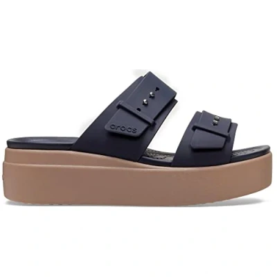 Abbildung von Crocs Damen Brooklyn Buckle Low Wedge Clog, Dunkles Marineblau, 38 39 EU