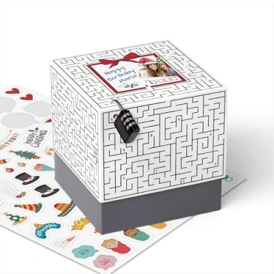 Abbildung von SURPRISA Geschenkbox, Rätselbox Geldgeschenke Verpackung, Geschenkkarton für Gutscheine, Labyrinthrätsel, Größe S (16cm)