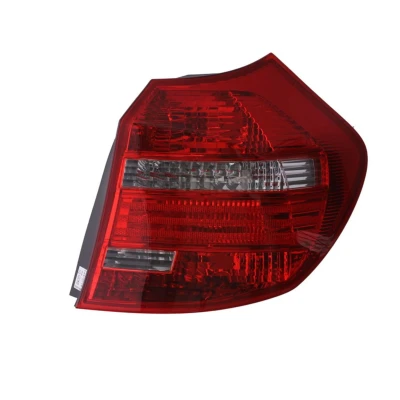 Abbildung von TYC 11 11907 01 2 Rückleuchte rechts Rot ohne Lampenträger BMW: 1 Hatchback