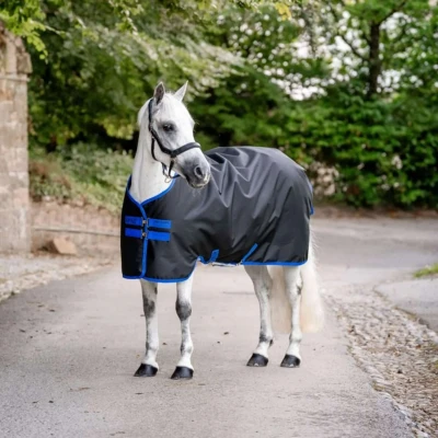 Abbildung von Horseware Regendecke Amigo Ripstop 900 Original 50g Schwarz/Blau