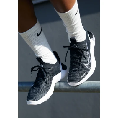Abbildung von Nike Performance FREE NEXT Nature Laufschuh Natural running, Damen, Größe: 36.5, Black/white/anthracite Schuhe