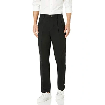 Abbildung von Amazon Essentials Herren Knitterfreie Chinohose mit klassischer Passform und Bügelfalte (erhältlich in Big &amp; Tall), Schwarz, 32W / 32L