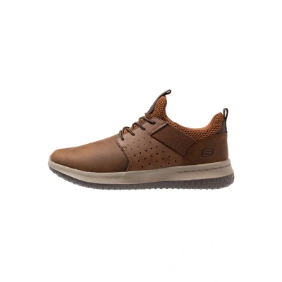 Abbildung von Skechers Delson Axton Slipper, Herren, Größe: 44, Dark brown Schuhe