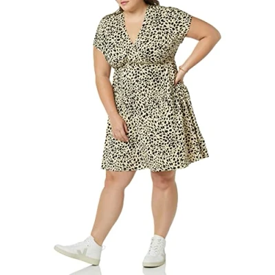 Abbildung von Amazon Essentials Damen Surplice Kleid (Erhältlich in Übergröße), Bräunen Tiermuster, S