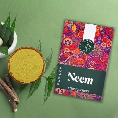 Abbildung von AATMANA Neem Pulver, Azadirachta Indica, Neemblatt Hautpflege, gesünderes und dickeres Haar, ideal für alle Haar Hauttypen, Größe 100 g