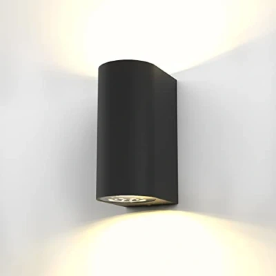 Abbildung von B.K.Licht Wandlampe mit warmweißer Lichtfarbe, GU10 Fassung, je 5 Watt, 400 Lumen, Aussenlampe, Wandleuchte aussen, LED Strahler außen, Außenleuchte, Außenwandleuchten, 15,1x6,7x9,2 cm, Schwarz