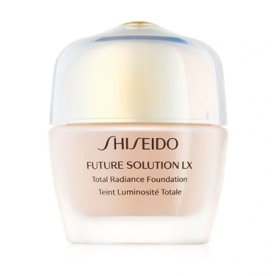 Abbildung von Shiseido Future Solution LX Total Radiance Foundation 04 Neutral 30 ml
