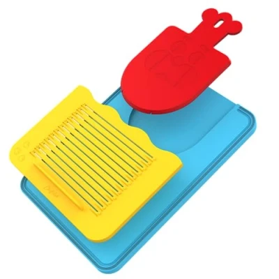 Abbildung von Chefclub Kids Schneidebrett Set für Kinder, 3 in 1, rutschfest, innovativ, Blau