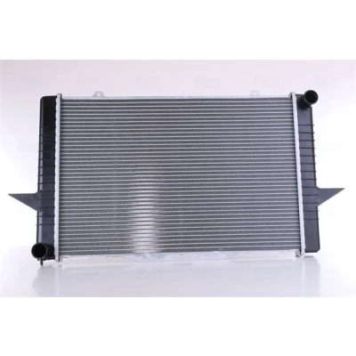 Abbildung von NISSENS 65536A Kühler, Motorkühlung Aluminium 590 388 40 Kühlrippen gelötet VOLVO: 850 Saloon, Estate kfzteile, mister auto, atp autoteile,