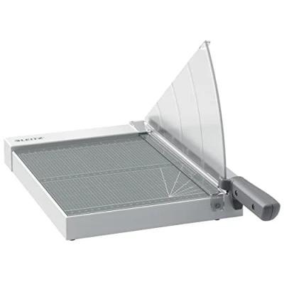 Abbildung von Leitz Precision Home Office Hebelschneider A4, bis zu 10 Blatt, Papierschneidemaschine mit 305 mm Schnittlänge, Präzisionsstahlklinge, Ausrichthilfe Kantenbeleuchtung, Klingenschutz, 90190000