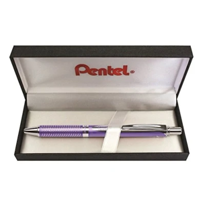 Abbildung von Pentel BL407V BOX EnerGel Liquid Gel Tintenroller, violettfarbenes Metallgehäuse, in hochwertiger Geschenkbox, Kugeldurchmesser 0,7 mm = 0,35 Strichstärke, Schreibfarbe schwarz