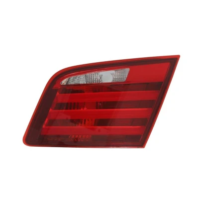 Abbildung von ALKAR 2212845 Rückleuchte rechts innerer Teil LED, W16W, H21W ohne Lampenträger BMW: 5 Saloon