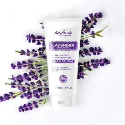 Abbildung von Biofresh cosmetics Via Natural Lavendel akne creme gel mit lavendelöl, anti pickel creme, porenreiniger gesicht, gesichtspflege, gesichtsreinigung, skincare 50ml