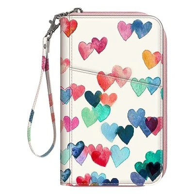 Abbildung von Fintie Reisepass Etui für Familie, RFID blockierend, Reisedokumenten Organizer, Clutch, Kreditkartenetui, Damen und Herren, Regnende Herzen, Familienpass