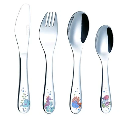 Abbildung von EXZACT Kinderbesteck 4 Stück aus Edelstahl 1 x Tafelmesser, Tafelgabel, Teelöffel und Tafellöffel. unabhängige Designer Serie. Bezaubernde Meerestiere, spiegelpoliert. (WF712 4SEA)