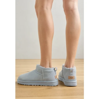 Abbildung von UGG Classic Ultra MINI Ankle Boot, Damen, Größe: 40, Sea foam Schuhe