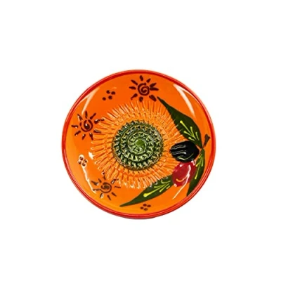 Abbildung von Kaladia Keramik Reibeteller/Keramikhobel ideal für Ingwer, Parmesan etc. Motiv: braune Sonne und Oliven Durchmesser: 12 cm handgemacht &amp; handbemalt Made in Spain