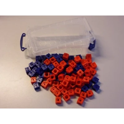 Abbildung von 100 Steckwürfel 2 farbig (rot, blau) in der praktischen Box, 1,7cm, allseitig steckbar