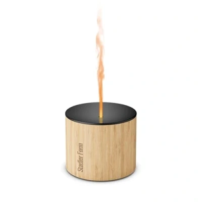 Abbildung von Stadler Form Aroma Diffuser Nora mit Bambus Gehäuse und Aluminiumdeckel, für drinnen draussen, verströmt ätherische Öle, bezaubert Flammen Effekt, kabellos bis 7 h