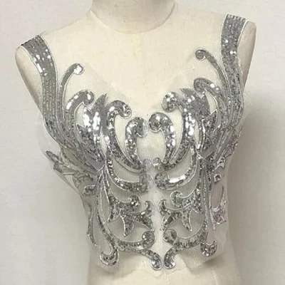 Abbildung von Yulakes Silber Stickerei Spitze Applikation Patch Pailletten Ausschnitt Kragen Hochzeit edles Kleid Nähen DIY Brautkleid Dekoration Kleidung Zubehör