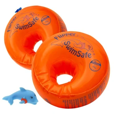 Abbildung von Flipper SwimSafe 1024 Schwimmhilfe für Kleinkinder ab 1 Jahr, Schwimmflügel mit unzerbrechlichem PE Schaumkern zum Schwimmen lernen, inklusive Delfin Spielzeug, Orange
