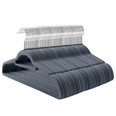 Abbildung von SONGMICS 100 Stück Kleiderbügel Samt, Bügel Set mit Rutschfester Oberfläche, Platzsparender Anzugbügel, 360 Drehbarem Metallhaken, hellgrau, CRF100VX, 45 x 23,5 0,6 cm (B H T)