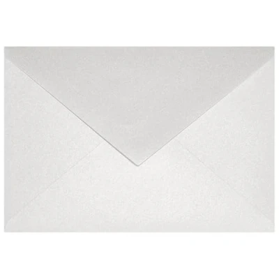 Abbildung von Netuno 25 Briefumschläge Perlmutt Weiß DIN C6 114x 162 mm 120g Aster Metallic White Umschläge Perlweiß Perlglanz metallisch glänzende Kuverts für Hochzeit Taufe Konfirmation Weihnachten