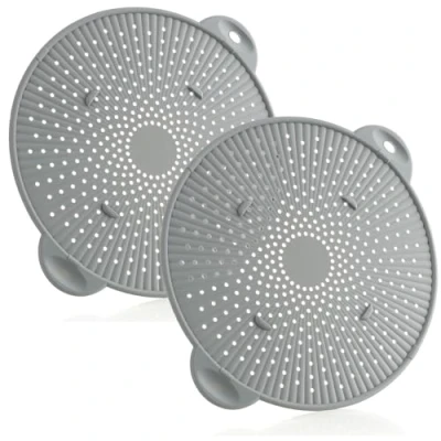 Abbildung von com four® 2x Silikon Spritzschutzdeckel für Töpfe und Pfannen Dampfdeckel gegen Öl , Fett Spritzflecken Abtropfsieb mit Griffen hitzebeständig bpa frei (02 Stück Ø 28.5 cm grau)