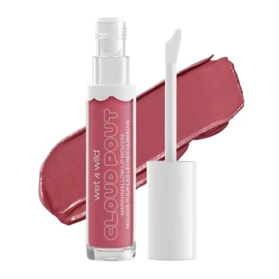 Abbildung von wet n wild, Cloud Pout Marshmallow Lip Mousse, matter, flüssiger Lippenstift 24 Stunden Halt, nicht trocknende und langanhaltende Formel, mit Arganöl, Avocadoöl Vitamin E, Marsh To My Mallow