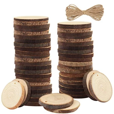 Abbildung von Kurtzy 50 Stk Runde Holzscheiben Unbehandelt 3 5cm Naturholz Baumstamm Scheiben 5mm Dick mit Loch Bohrung &amp; 10m Schnur Rustikale Holzplatten Klein Natur Rinde Glatt für Deko, Basteln