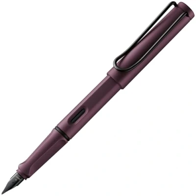Abbildung von Lamy safari scarlet Füller Füllhalter mit ergonomischem Griff &amp; polierter Linkshänder Stahlfeder (LH) in Strichbreite M robuster ASA Kunststoff inkl. Tintenpatrone T 10 blau