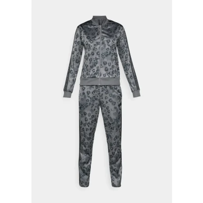 Abbildung von adidas Sportswear SET Trainingsanzug, Damen, Größe: XS, Grey five/black