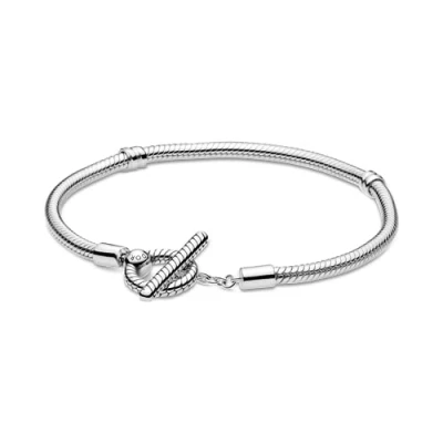 Abbildung von PANDORA Moments T Verschluss Schlangen Gliederarmband aus Sterling Silber in der Größe 18 599082C00