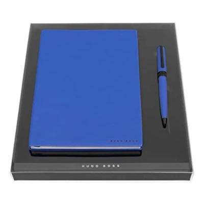 Abbildung von Hugo Boss Schreib Set Kugelschreiber Gear Matrix Blue und A5 Notizblock Elegance Storyline Plain in der Geschenkbox, HPBN121L