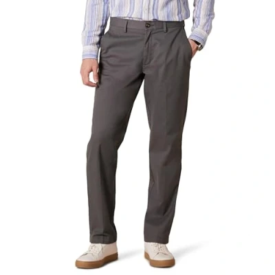 Abbildung von Amazon Essentials Herren Knitterarme Flatfront Chinohose, Gerade Geschnitten, Grau, 42W / 30L